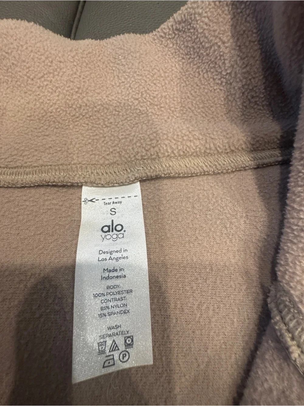 ALO Yoga Quarter-Zip Fleece Pullover in Tan